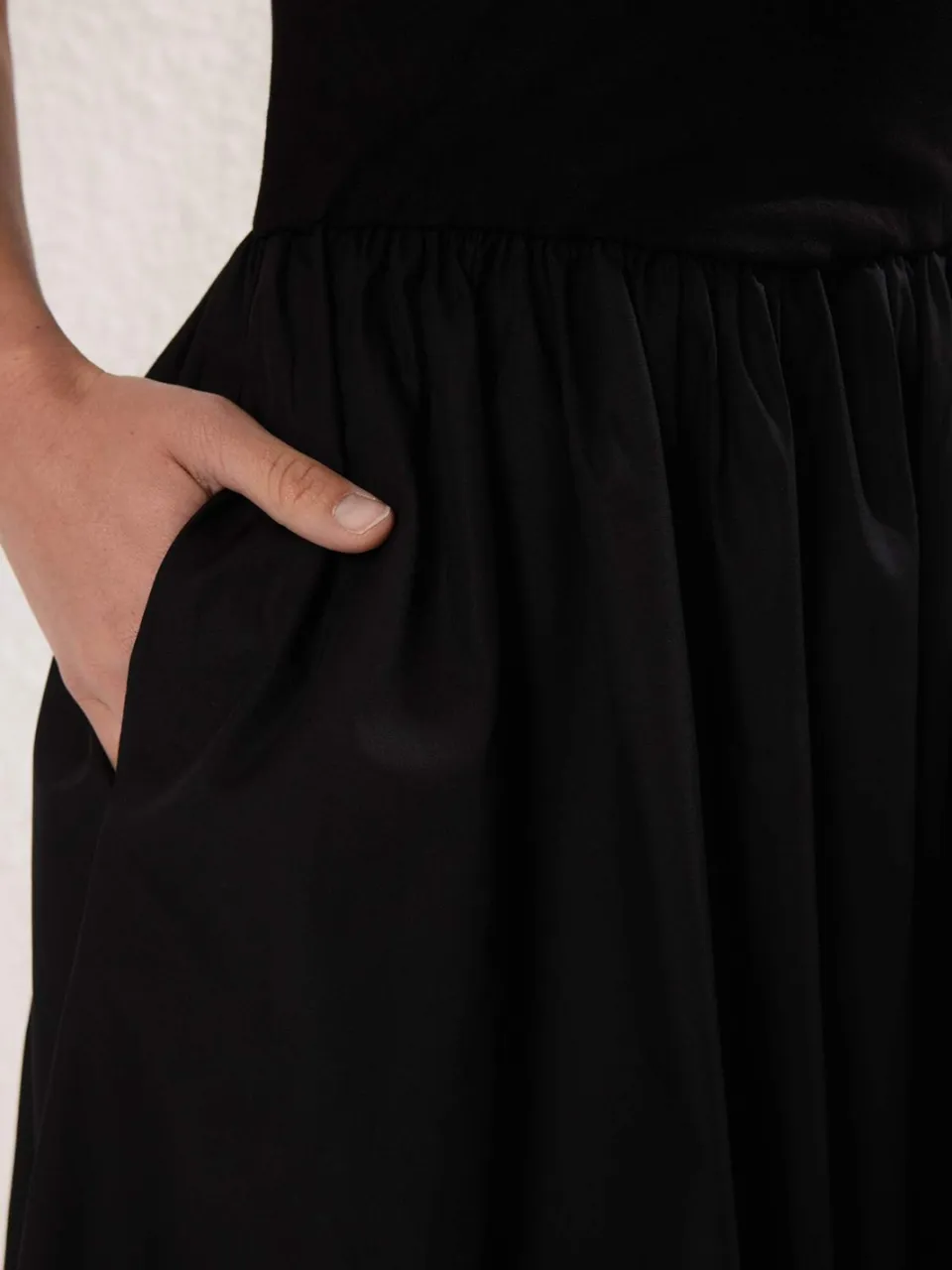 Trendyol TRENDYOLMİLLA Dames Zwart Effen Maxi Mouwloos Casual Skater Jurken, foto 2