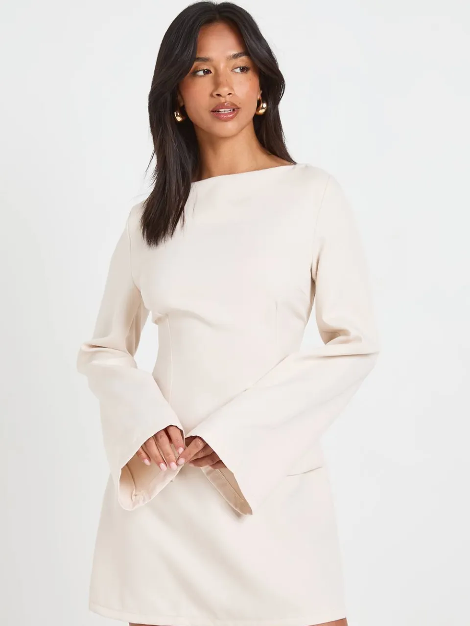 boohoo Dames Petite Mini Jurk Met Lange Mouwen, Slash Hals En Gestructureerde Pasvorm ecru, foto 3