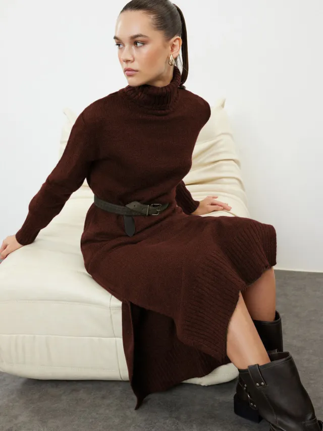 Trendyol TRENDYOLMİLLA Dames Bruin Effen Midi Lang Casual Recht Jurken
