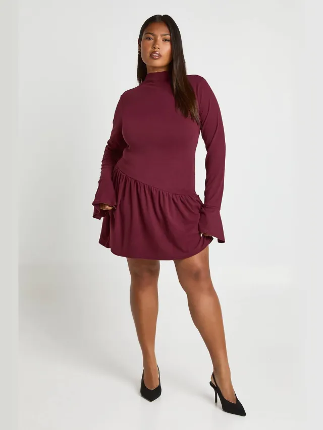boohoo Dames Plus superzachte skaterjurk met uitlopende mouwen en afvallende zoom Kastanjebruin
