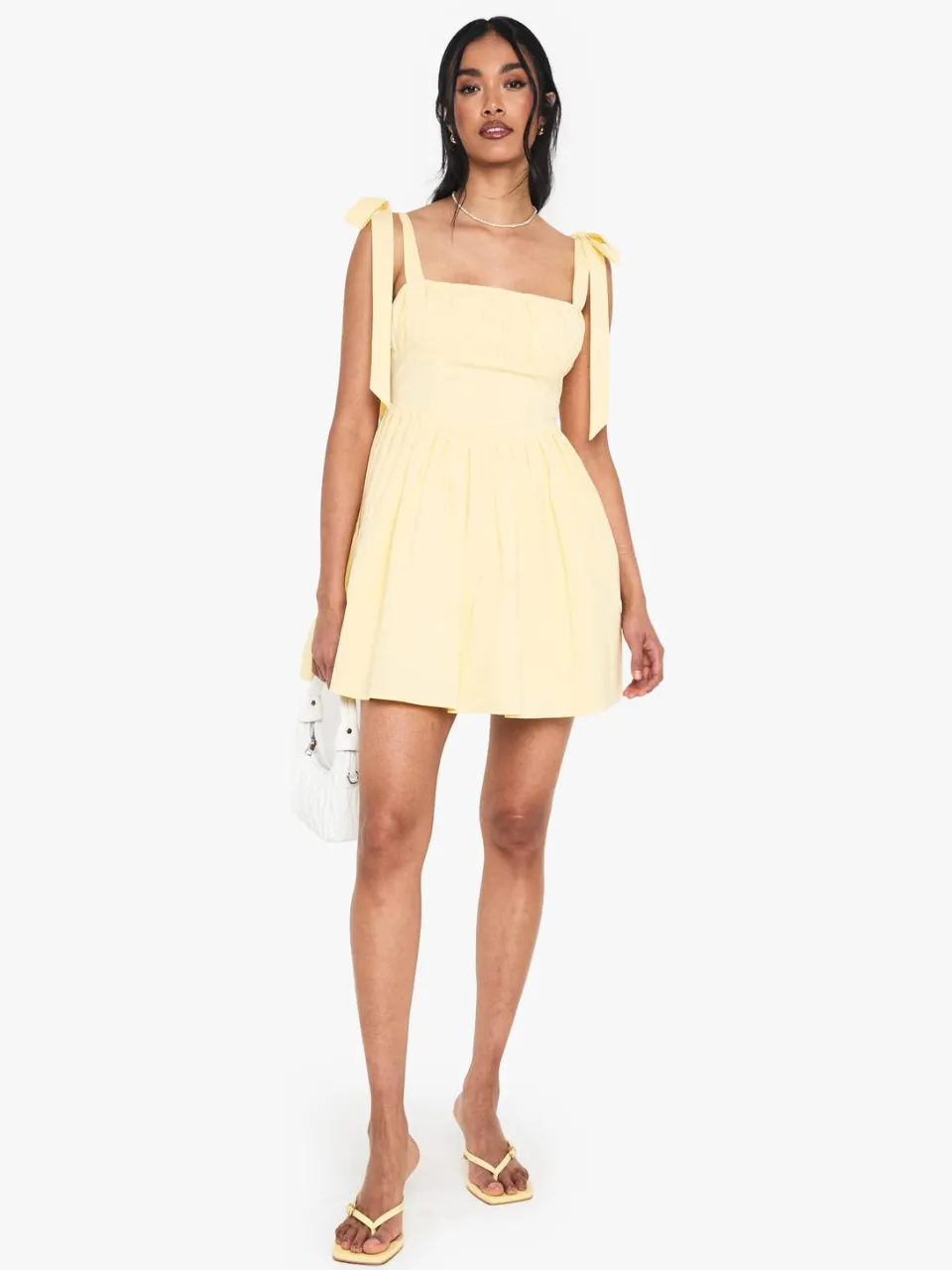 boohoo Dames Cotton gerafelde buste mini jurk met bandjes op de schouders citroen, foto 3