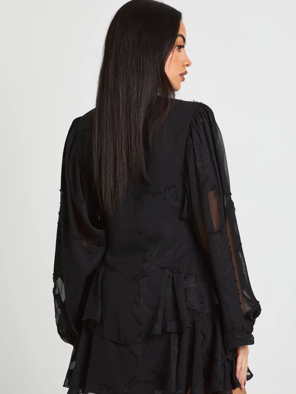 boohoo Dames Bloemen Burnout Volume Mouw Ruffle Zoom Mini Jurk zwart, foto 3