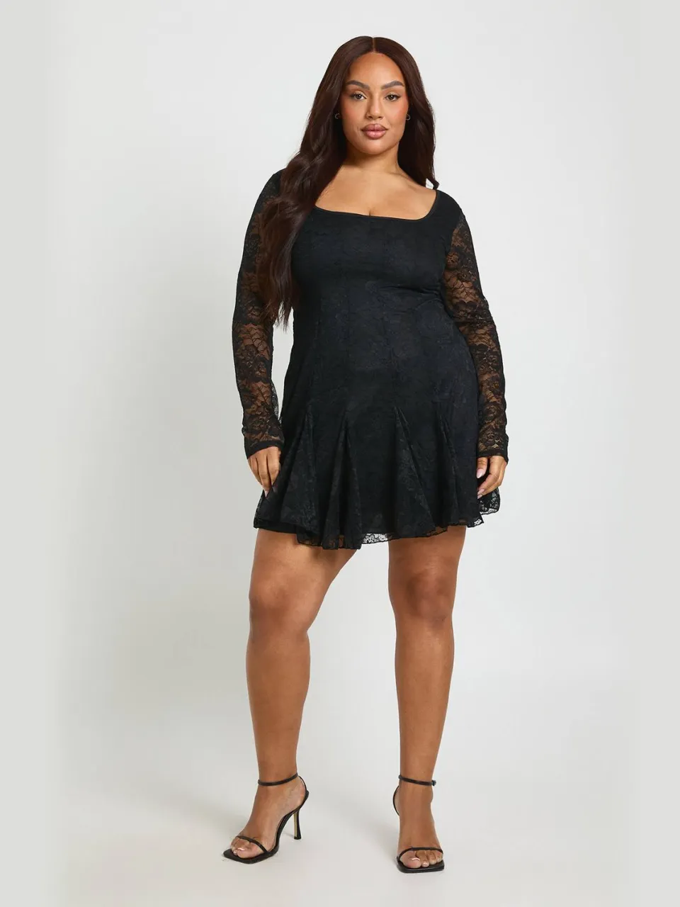 boohoo Dames Plus Kanten Godet Skater Mini Jurk zwart, foto 3