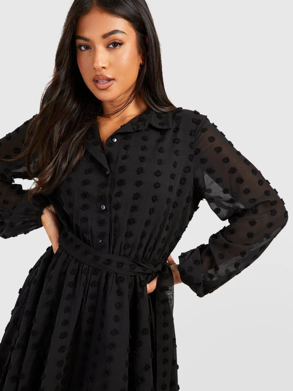 boohoo Dames Petite Dobby Jurk in Skaterstijl met Ceintuur zwart, foto 4