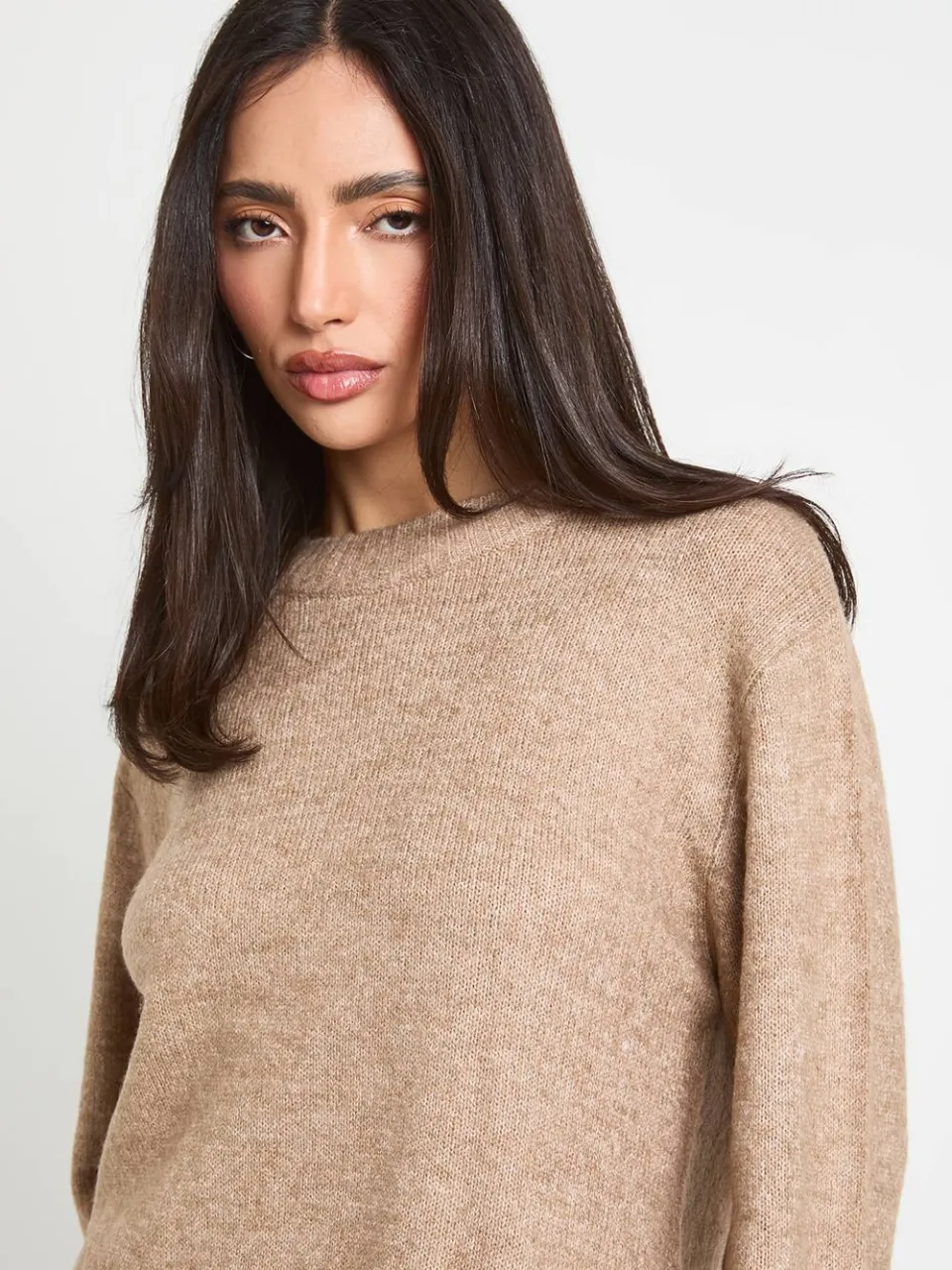 boohoo Dames Crew Neck Flared Sleeve Gebreide Mini Jurk taupe, foto 4