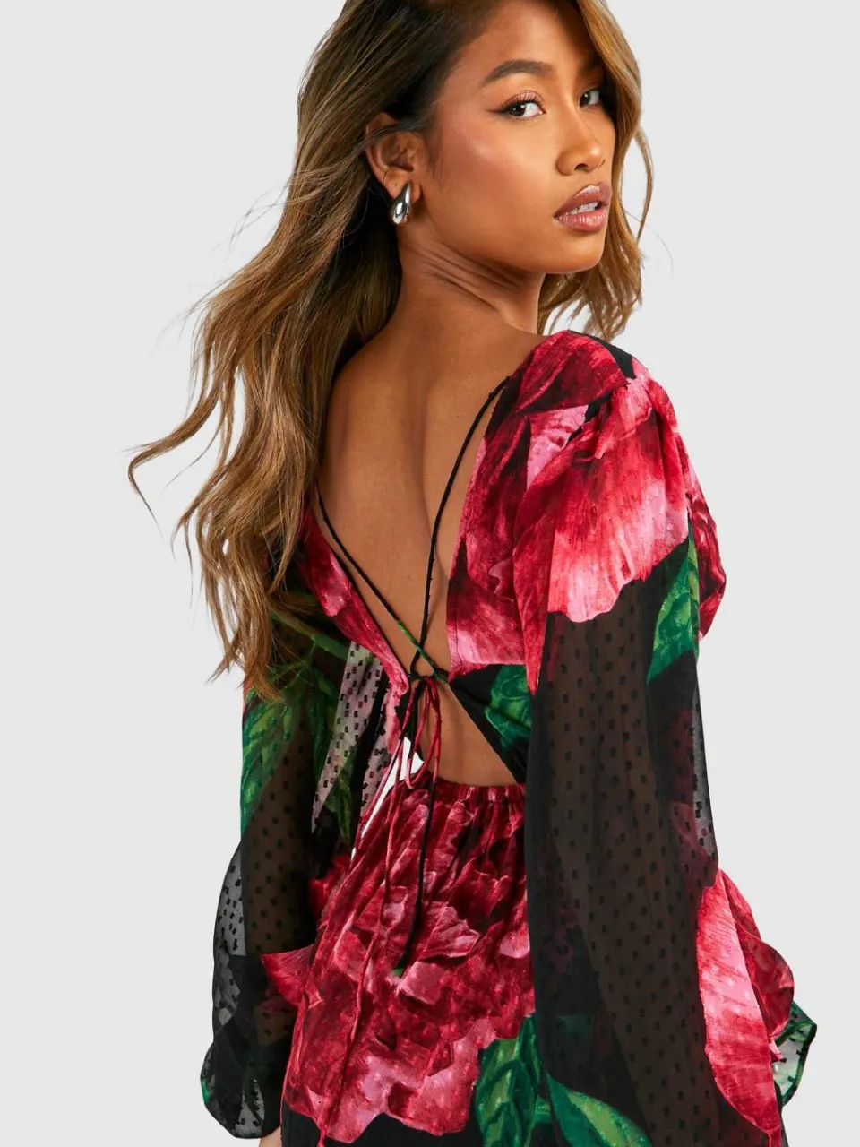 boohoo Dames Bloemen Dobby Bloemenfranje Maxi-jurk zwart, foto 3