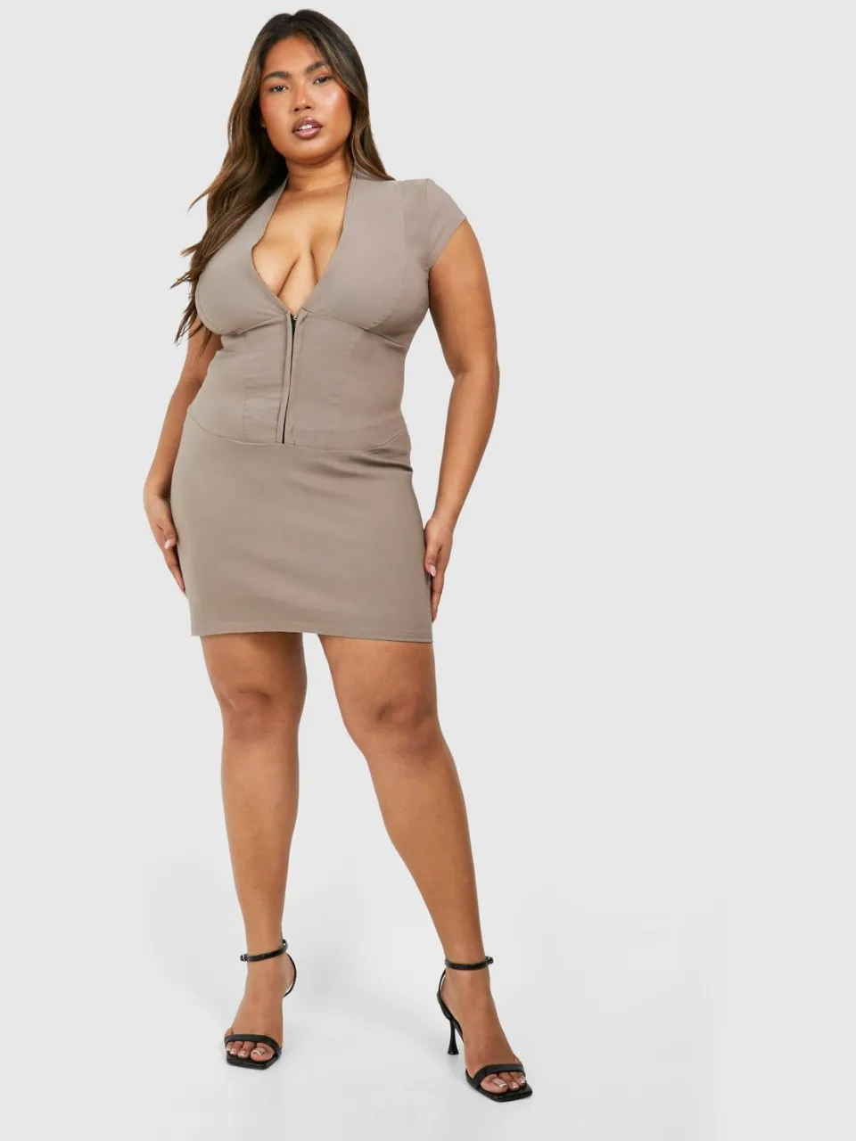 boohoo Dames Plus Corset Hook En Eye Bodycon Jurk taupe, foto 3
