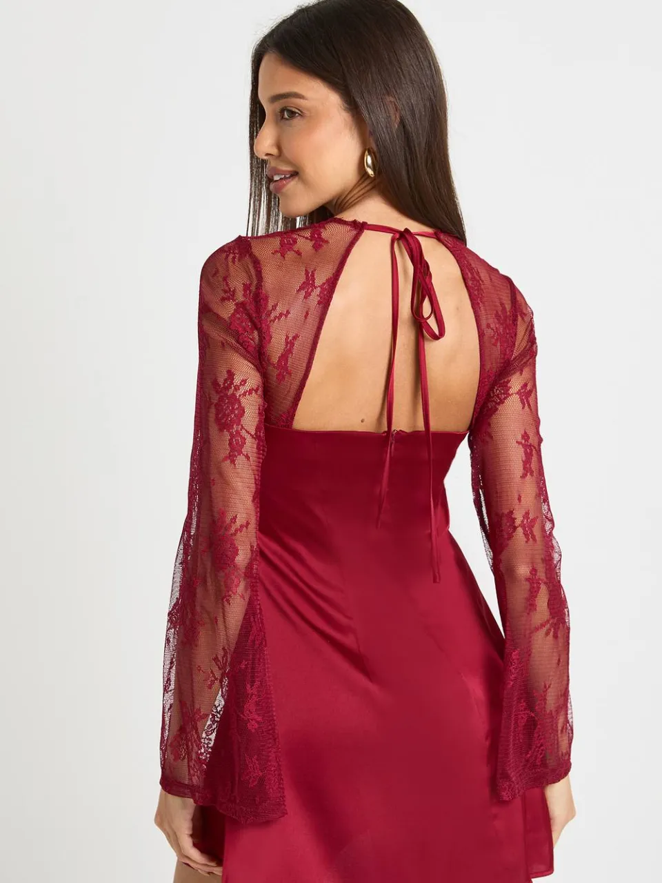 boohoo Dames Kanten mini-jurk met uitlopende mouwen bordeaux rood, foto 4