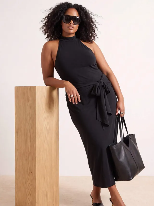 Trendyol Curve Dames Zwart Effen Maxi Mouwloos Casual Bodycon Grote maten Jurk
