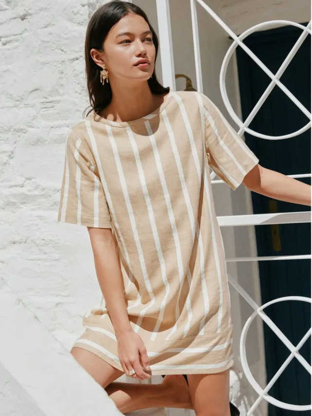 Next Dames - Petite mini-T-shirtjurk van een linnenmix en knopen op de rug - Petite - Naturel Brown/White Stripe