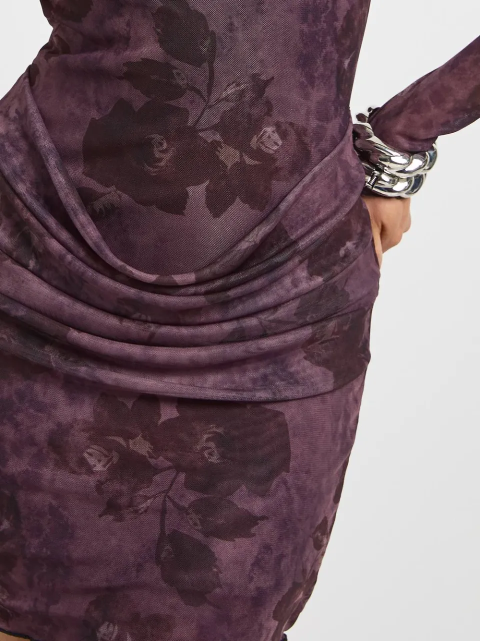 boohoo Dames Mini-jurk met floral mesh en draperende taille-details pruim, foto 4