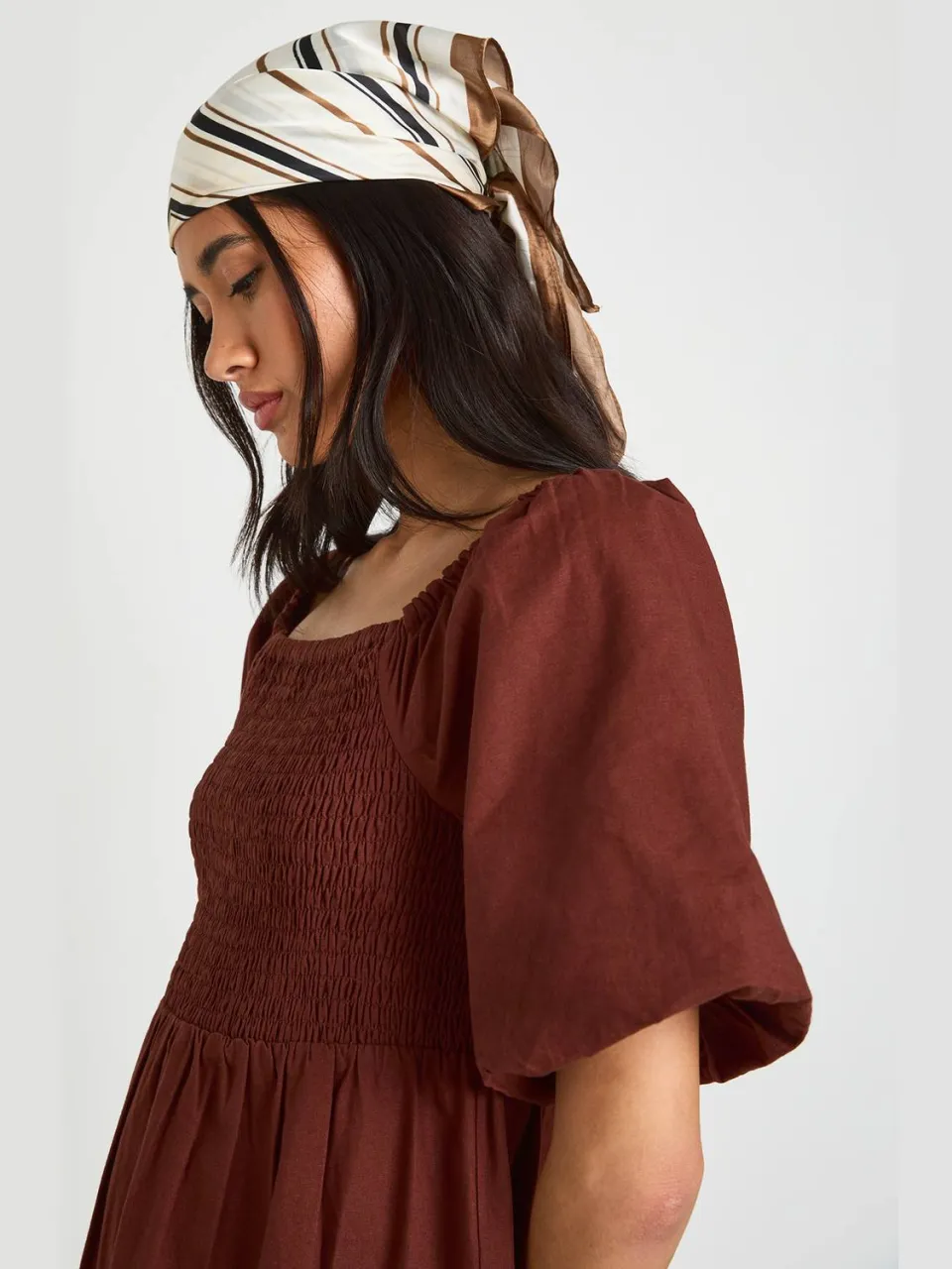boohoo Dames Lange Linnen-look Jurk Met Volumineuze Mouwen En Gelaagd Midaxi-model chocoladebruin, foto 3