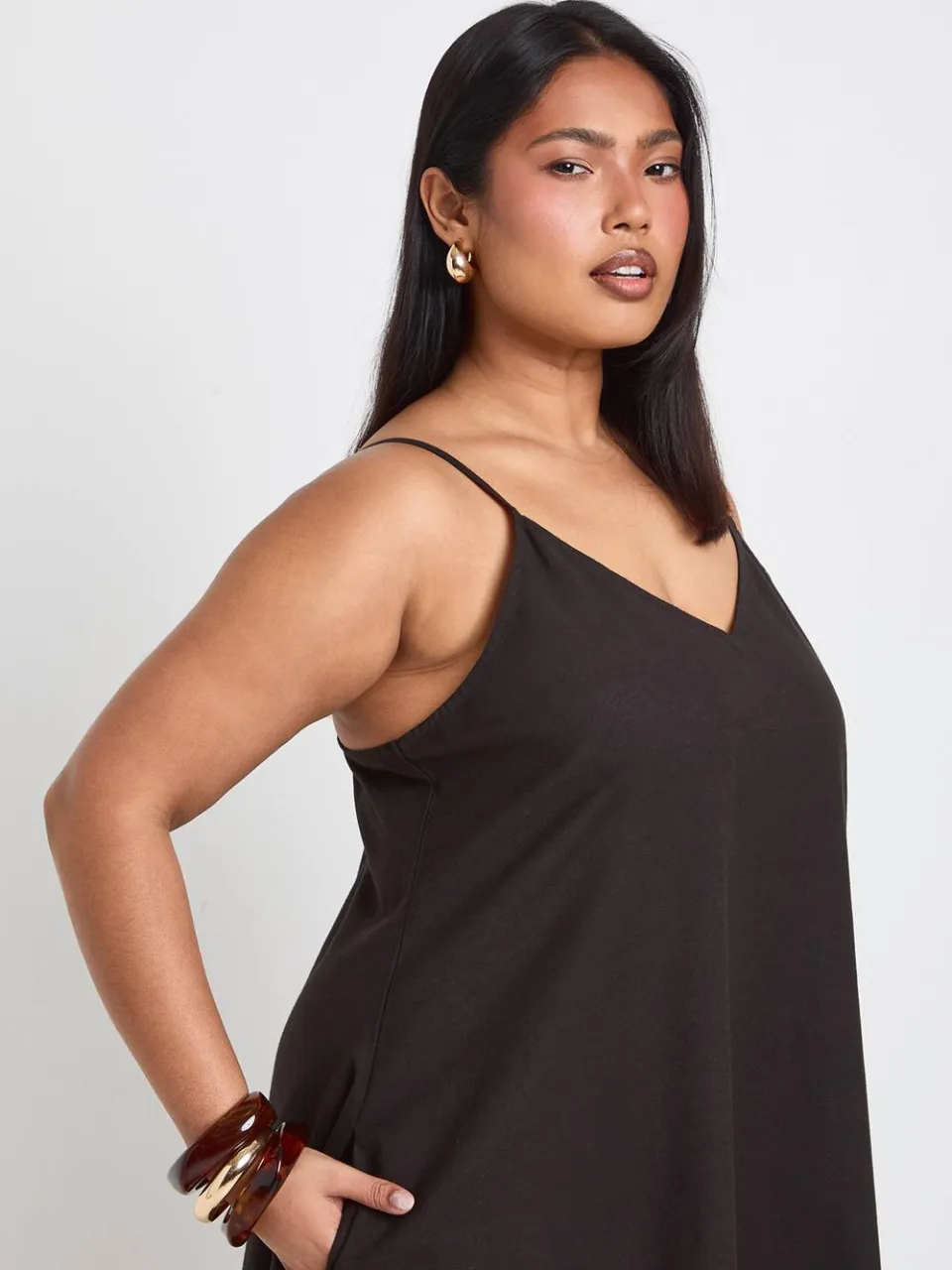 boohoo Dames Plus Linnen Maxi Jurk Met Puntzoom zwart, foto 3