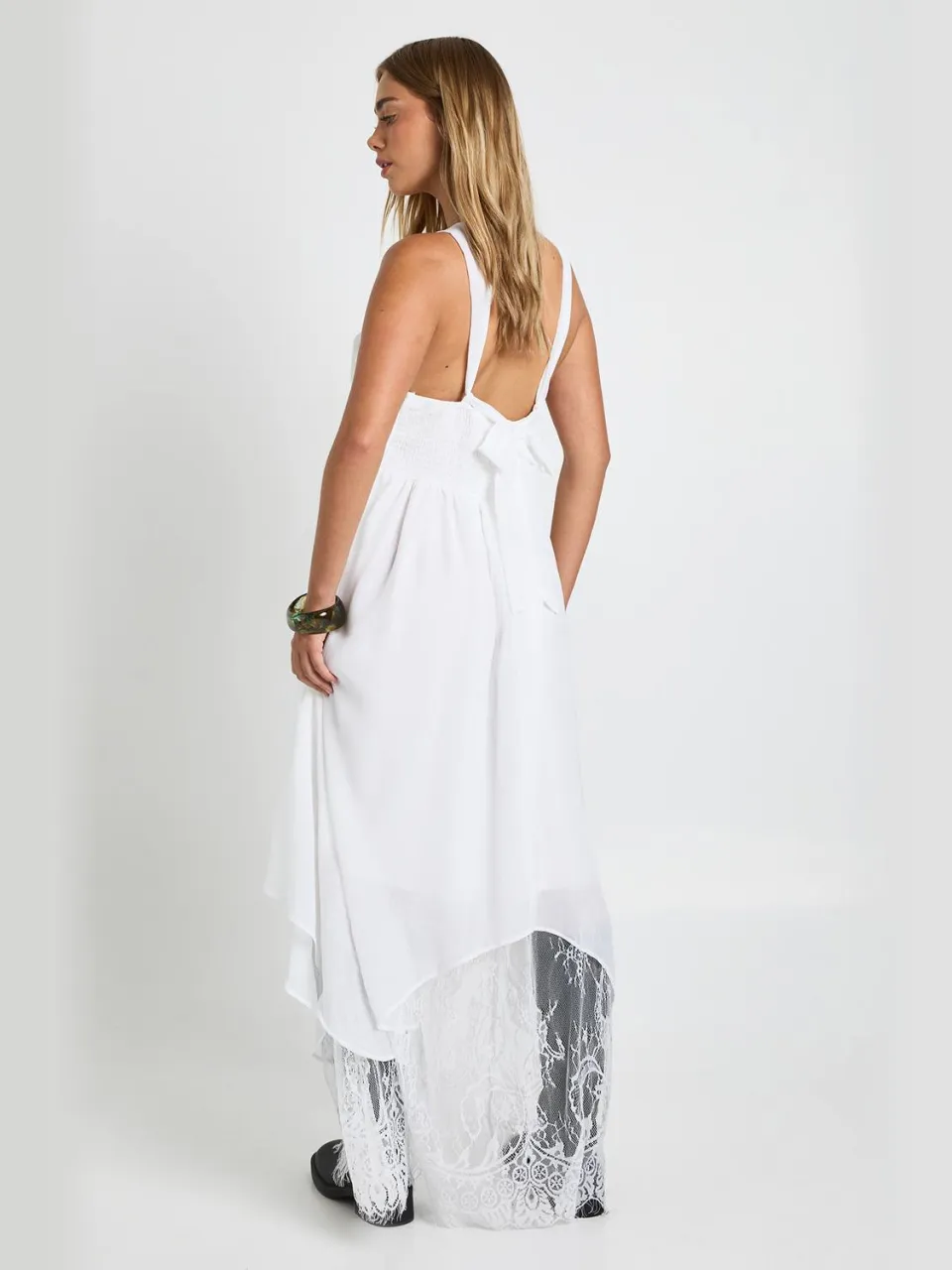 boohoo Dames Chiffon Kant Mix Halterneck Maxi Jurk ivoor, foto 3