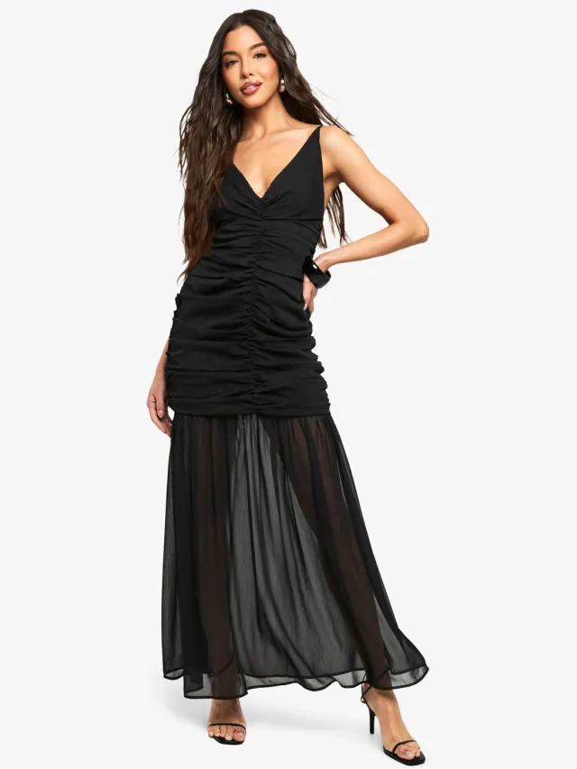 boohoo Dames Chiffon gerukte diepe decollete maxijurk Zwart