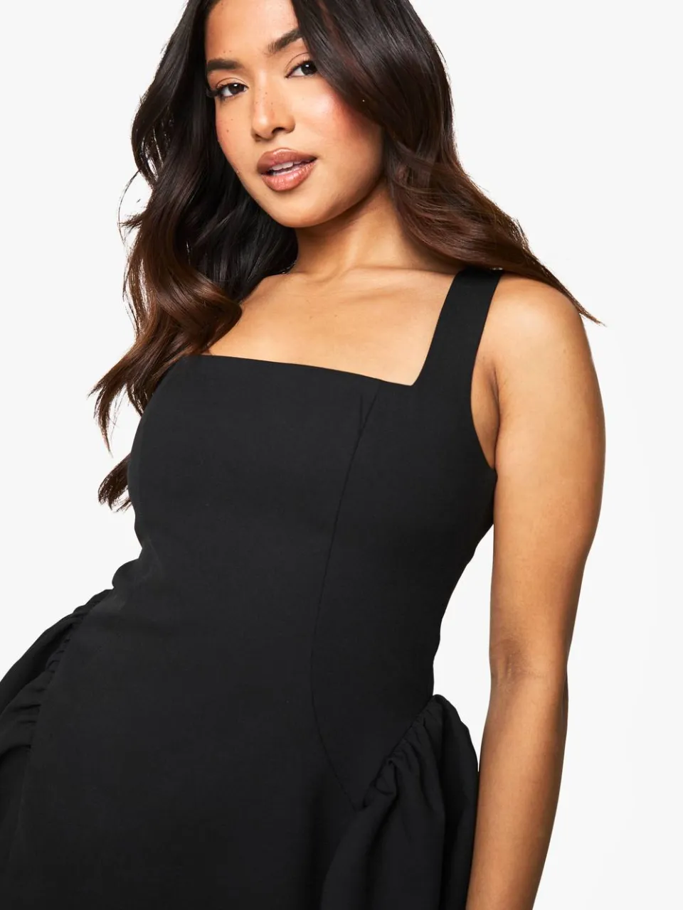 boohoo Dames Petite mini-jurk met vierkante hals en volle rok zwart, foto 4
