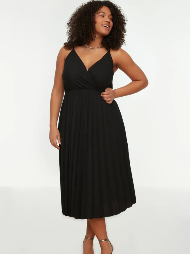 Trendyol Curve Dames Zwart Effen Midi Mouwloos Casual A-lijn Grote maten Jurk