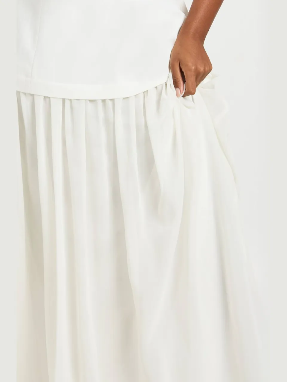 boohoo Dames Plus Crepe Mouwloze Jurk Met Chiffon Rok wit, foto 4