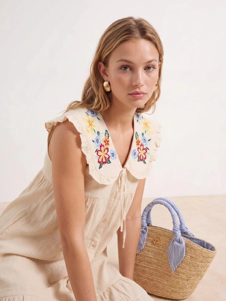 Trendyol TRENDYOLMİLLA Dames Beige Effen Mini Mouwloos Strandkleding Regular fit Strandjurken, foto 2