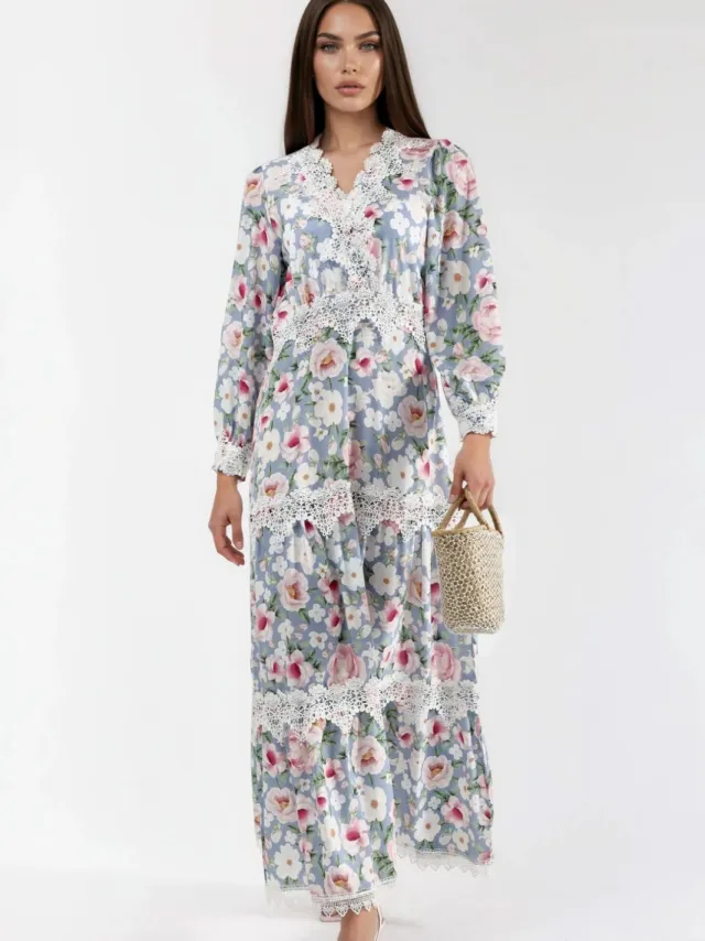 MSN Collection Maxi-jurk met V-hals en bloemenkantdetails Veelkleurig