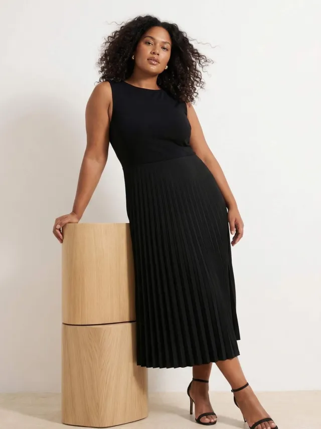 Trendyol Curve Dames Zwart Effen Midi Mouwloos Casual A-lijn Grote maten Jurk