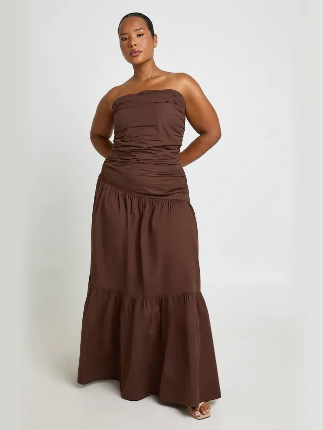 boohoo Dames Plus Gelaagde Zoom Bandeau Maxi Jurk Chocoladebruin