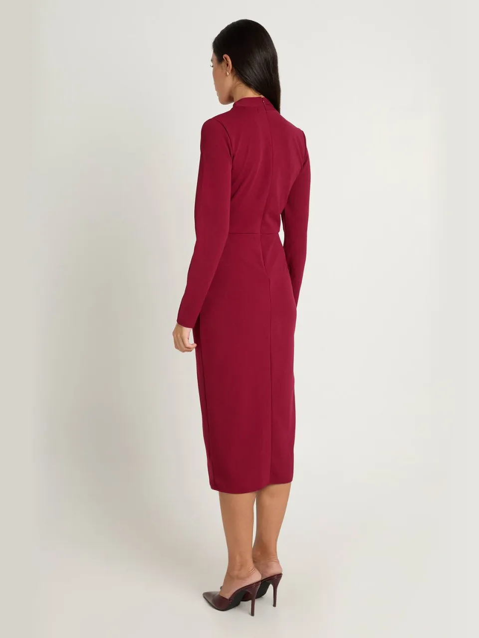 boohoo Dames Crêpe Midi-jurk Met Hoge Hals, Lange Mouwen En Zakdetail bordeaux rood, foto 2