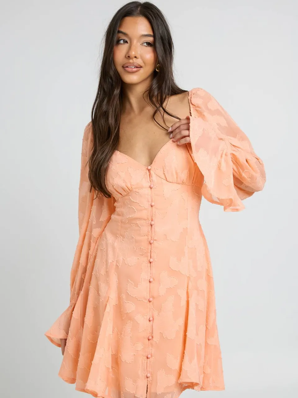 boohoo Dames Burnout Bloemen Godet Zoom Mini Jurk perzik, foto 4
