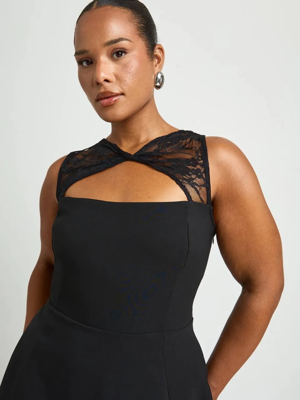 boohoo Dames Plus Kanten Paneel Skater Jurk zwart, foto 4
