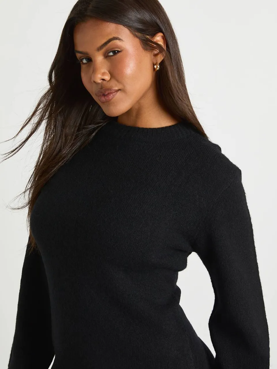 boohoo Dames Gebreide mini-jurk met ronde hals en wijde mouwen zwart, foto 4