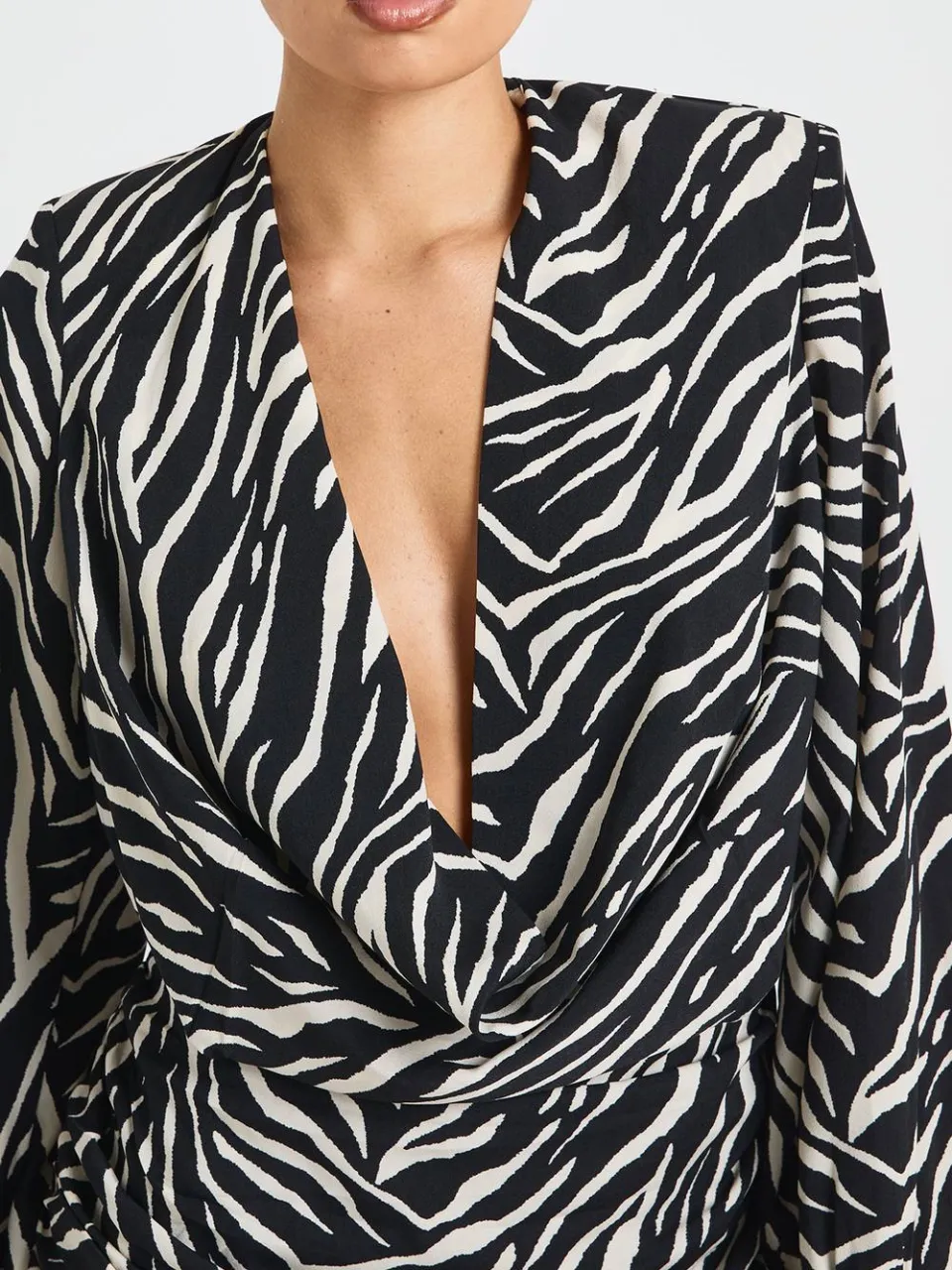 boohoo Dames Zebra Print Chiffon Cowl Neck Shirt Jurk zwart wit, foto 3