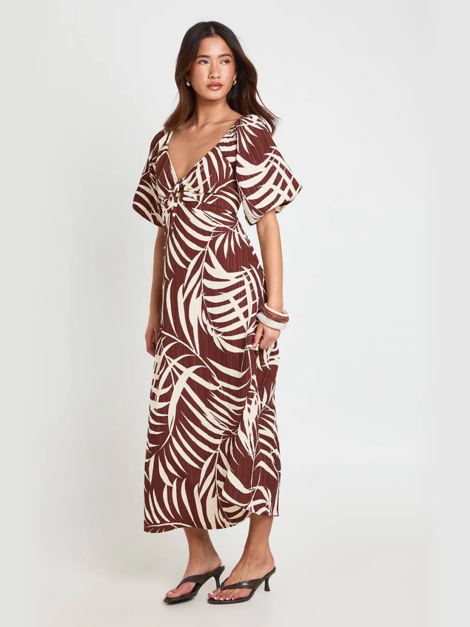 boohoo Dames Midaxi Jurk Met Palmprintstructuur En Volumemouwen chocoladebruin, foto 3