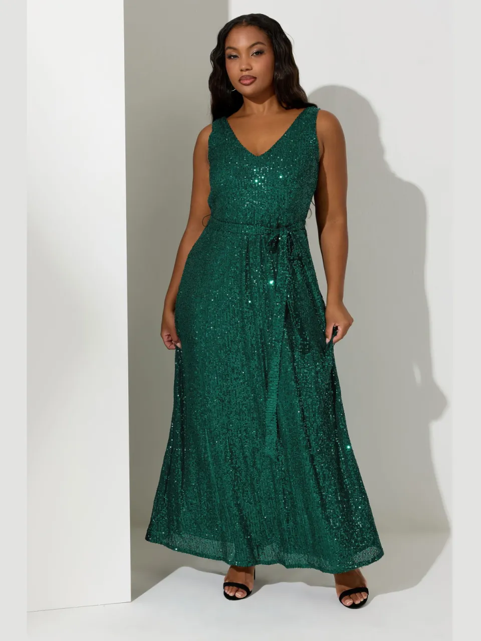 Yours London Mouwloze Maxijurk Met Pailletten En Tailleband In Groen Green