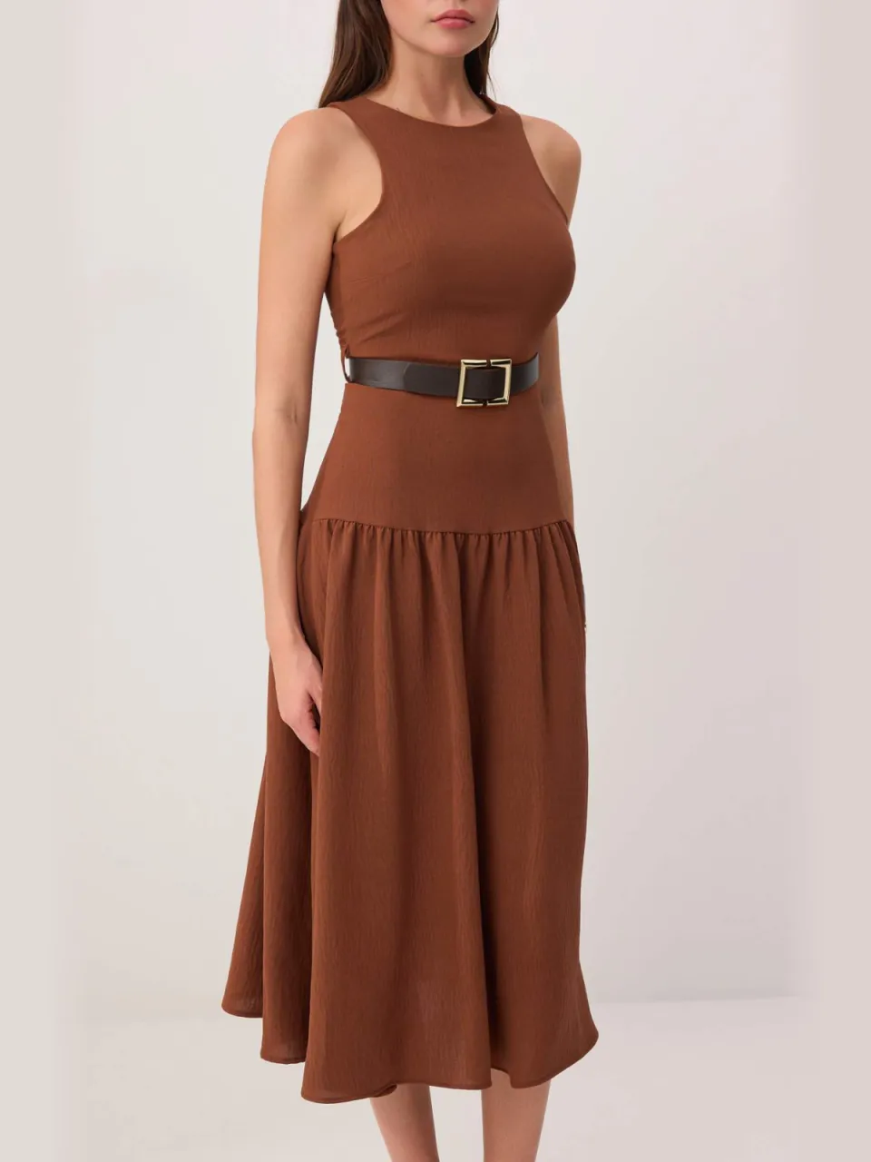 Trendyol TRENDYOLMİLLA Dames Bruin Effen Midi Mouwloos Skater Jurken, foto 2