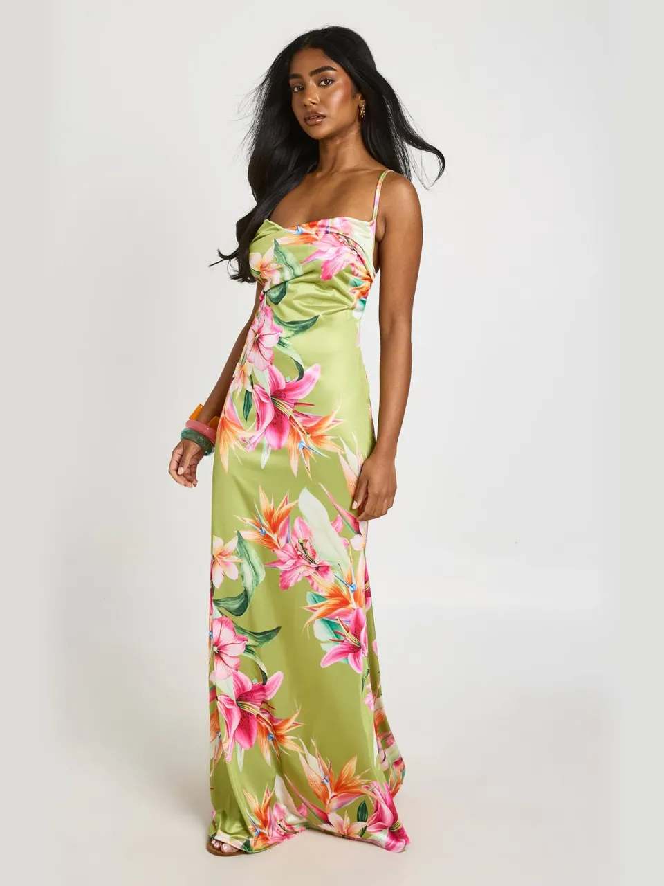 boohoo Dames Satijnen Maxi-jurk Met Bloemenprint En Waterval Hals olijf, foto 3