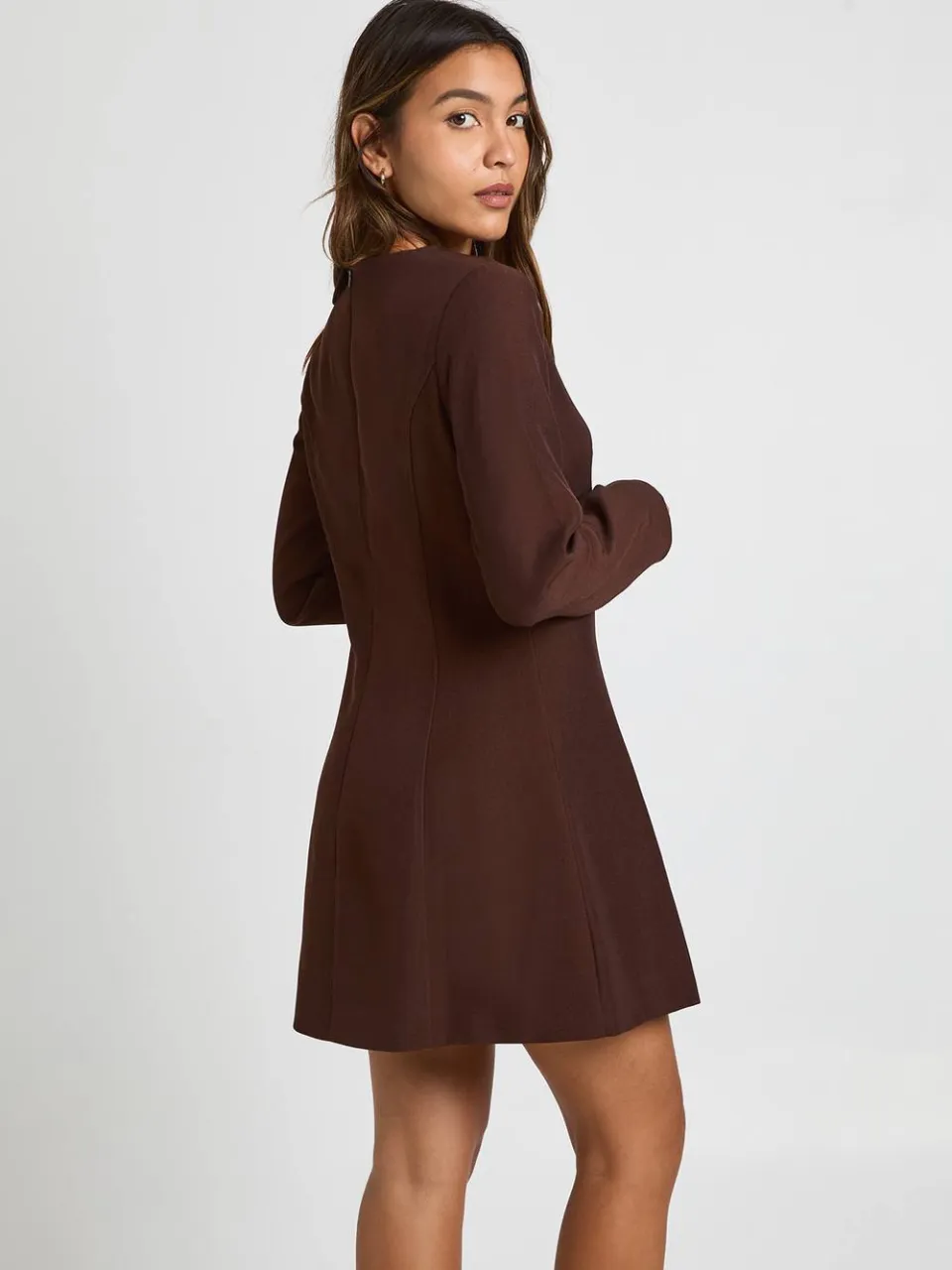 boohoo Dames Lange mouwen getailleerde shiftjurk chocoladebruin, foto 2