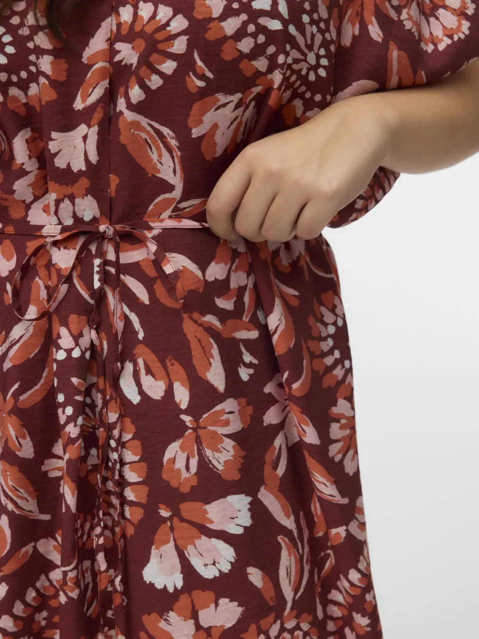 Vero Moda CURVE gebloemde midi jurk roze, foto 4