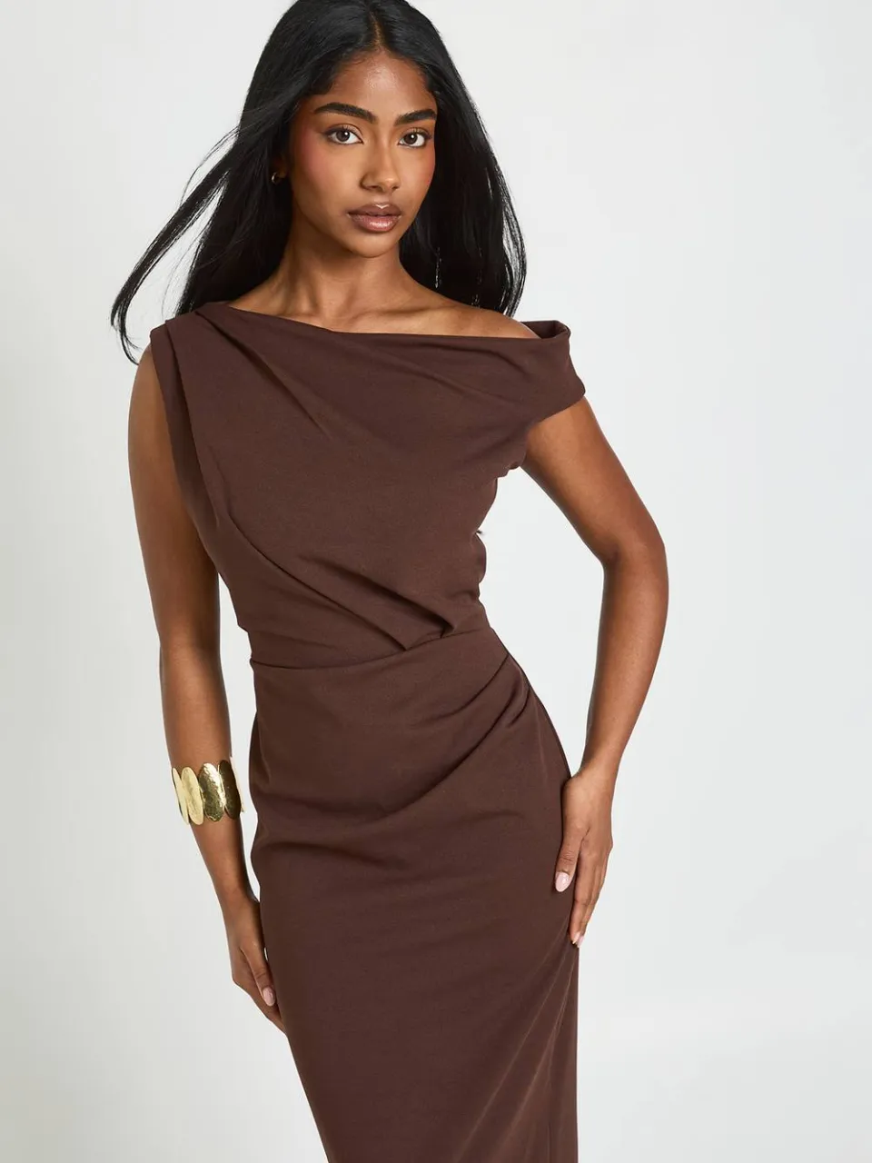 boohoo Dames Jersey Crepe Jurk Met Gedrapeerde Schouder Midaxi chocoladebruin, foto 3