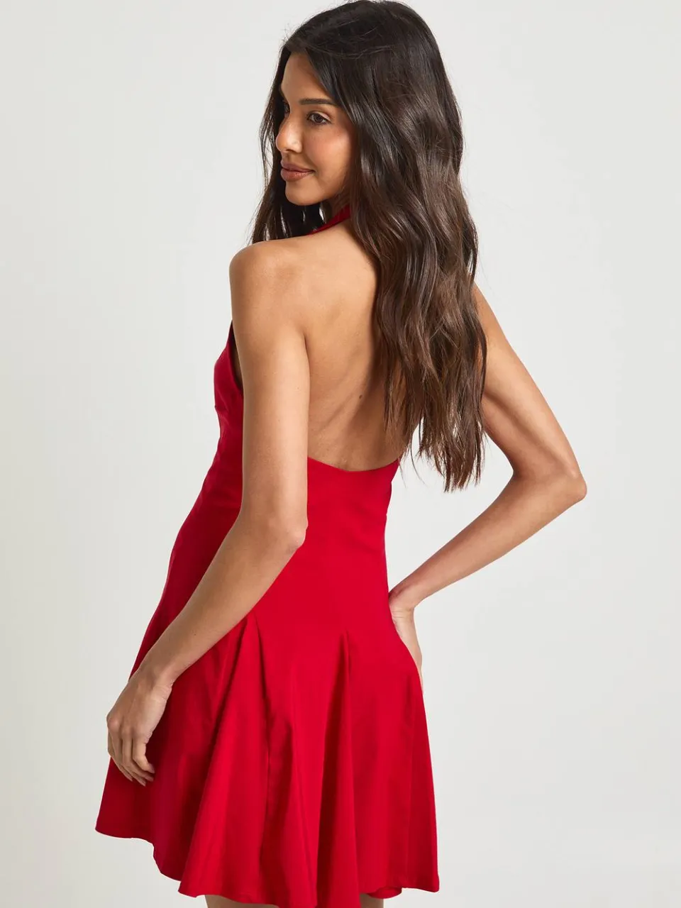 boohoo Dames Bengaline Halterneck Geplooide Skater Jurk rood, foto 2