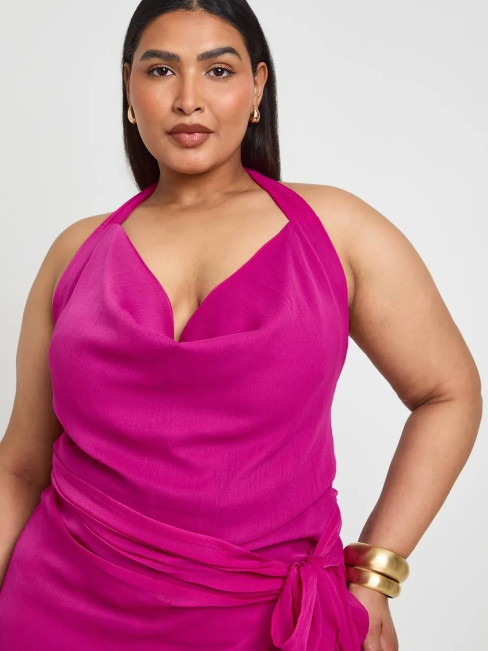 boohoo Dames Plus Chiffon Wikkel Cowl Hals Mini Jurk fuchsia, foto 4