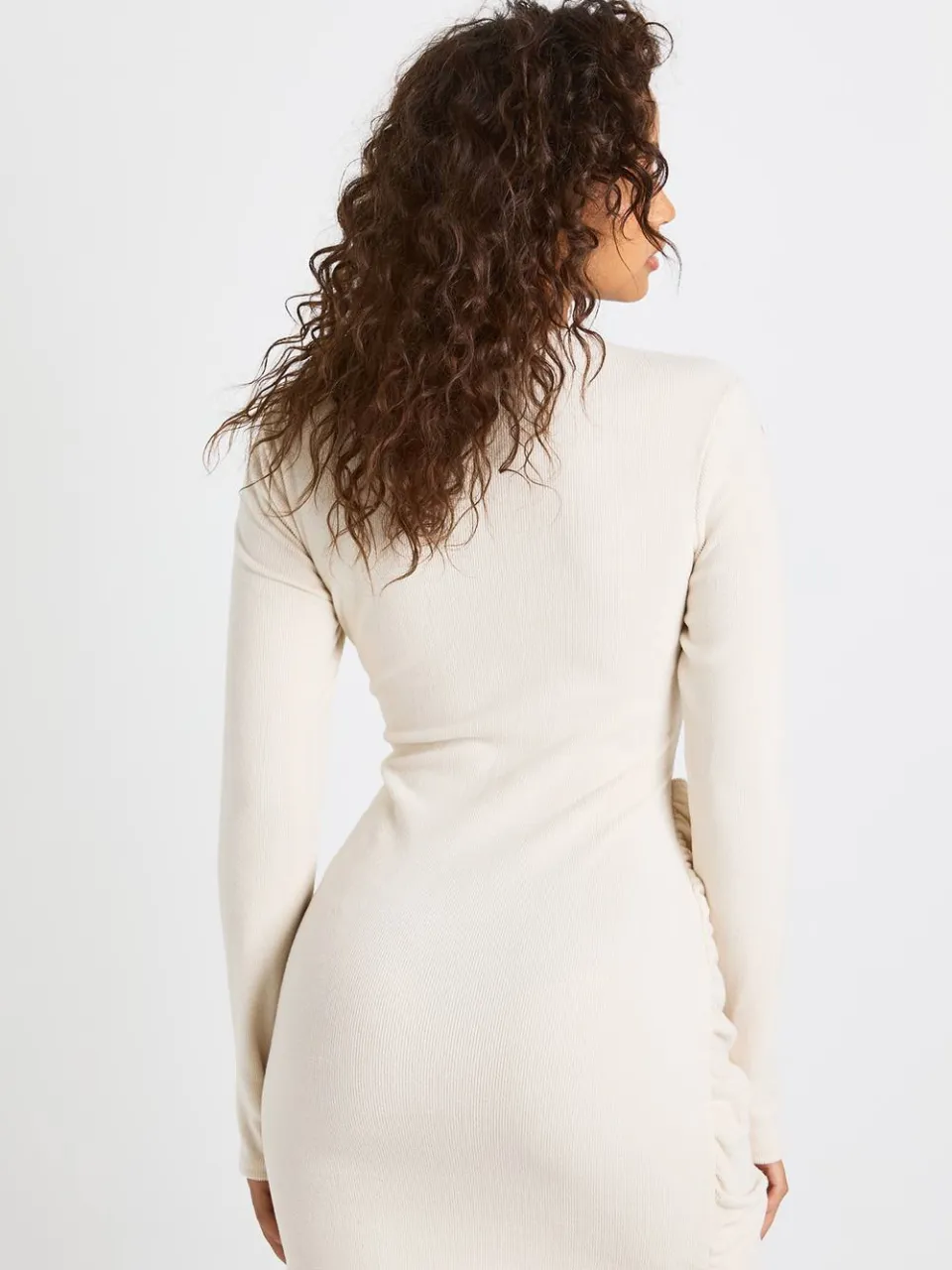 boohoo Dames Geborstelde rib wikkel-mini-jurk crème, foto 3