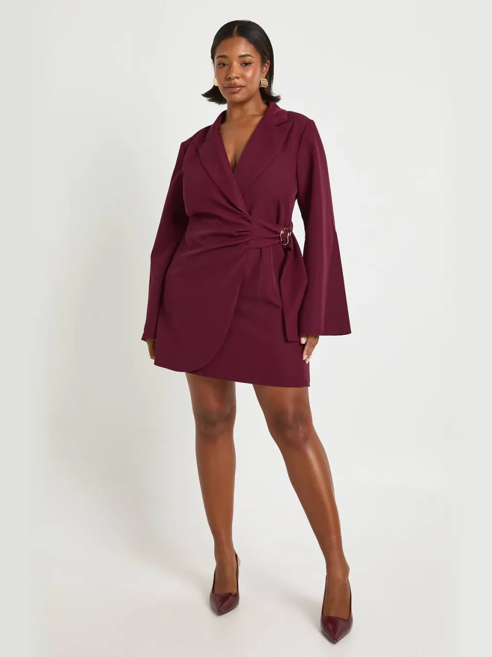 boohoo Dames Plus gespdetail gebonden taille getailleerde blazerjurk bordeaux rood, foto 3