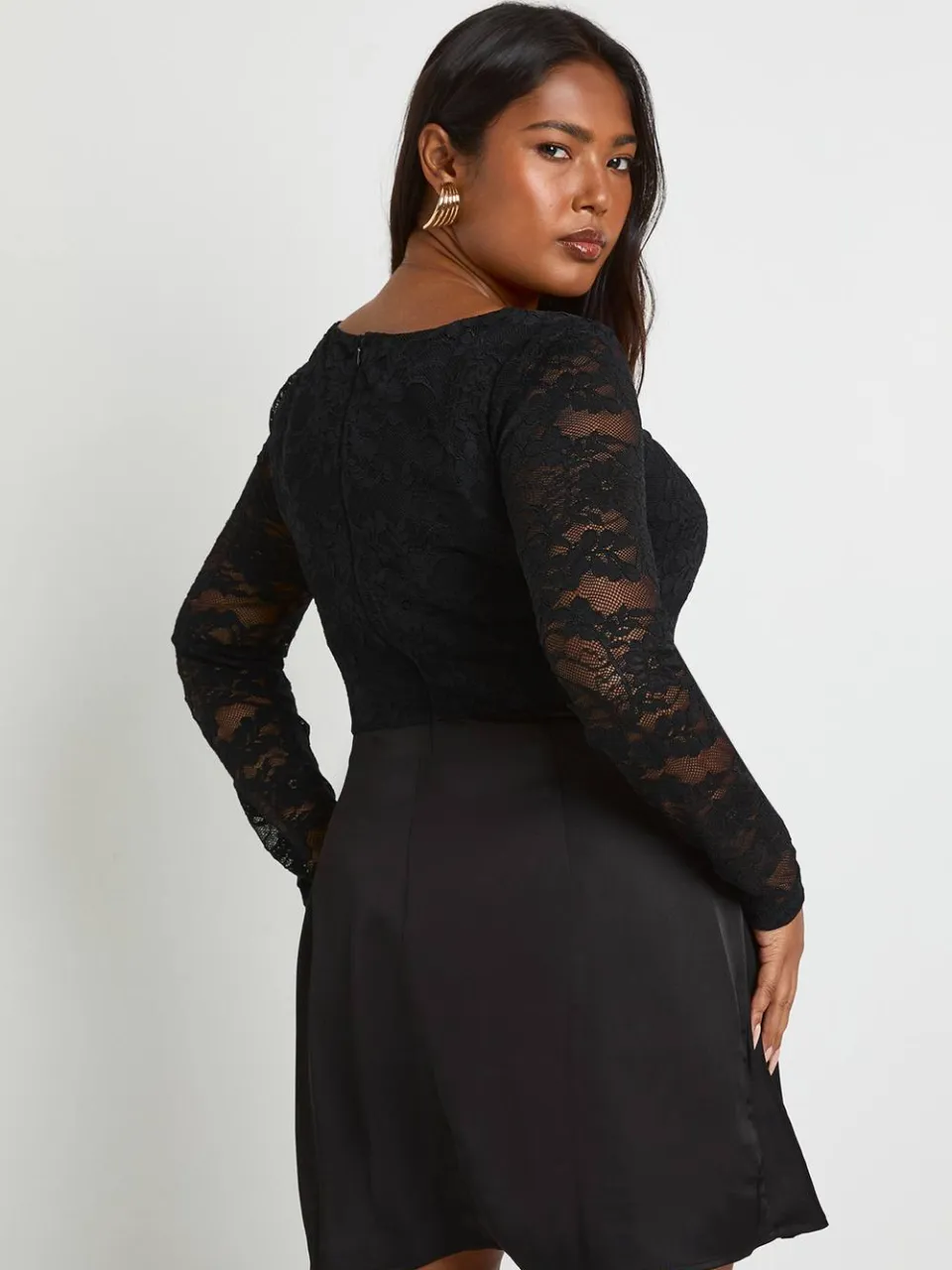 boohoo Dames Plus kantcorset met lange mouwen drape minijurk zwart, foto 3