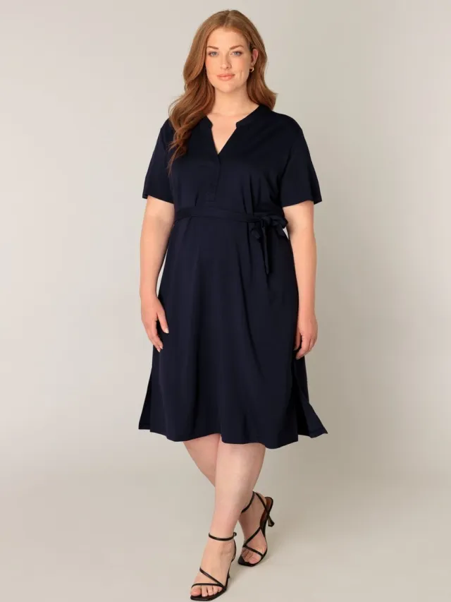 Base Level CURVY BLCYenna Dresses - Dark Blue - maat 1(48)