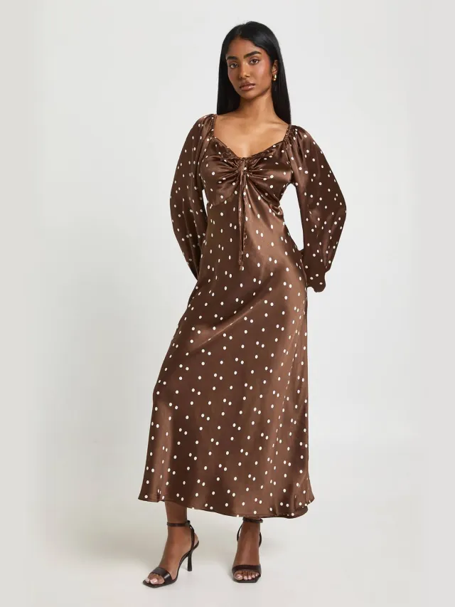 boohoo Dames Satijnen Midaxi Jurk met Stippenprint en Volumineuze Mouwen Chocoladebruin