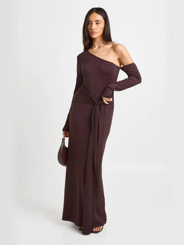 boohoo Dames Superzachte Maxi Jurk Met Éen Schouder Chocoladebruin