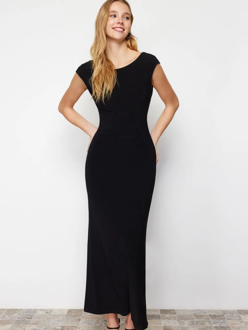 Trendyol TRENDYOLMİLLA Dames Zwart Effen Maxi Mouwloos Casual A-lijn Jurken