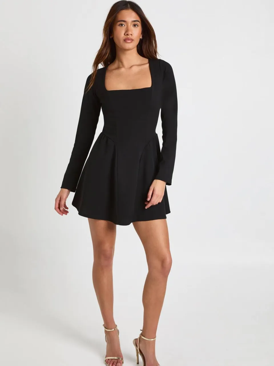 boohoo Dames Mini-jurk met lange mouwen, vierkante hals en volle rok zwart, foto 3