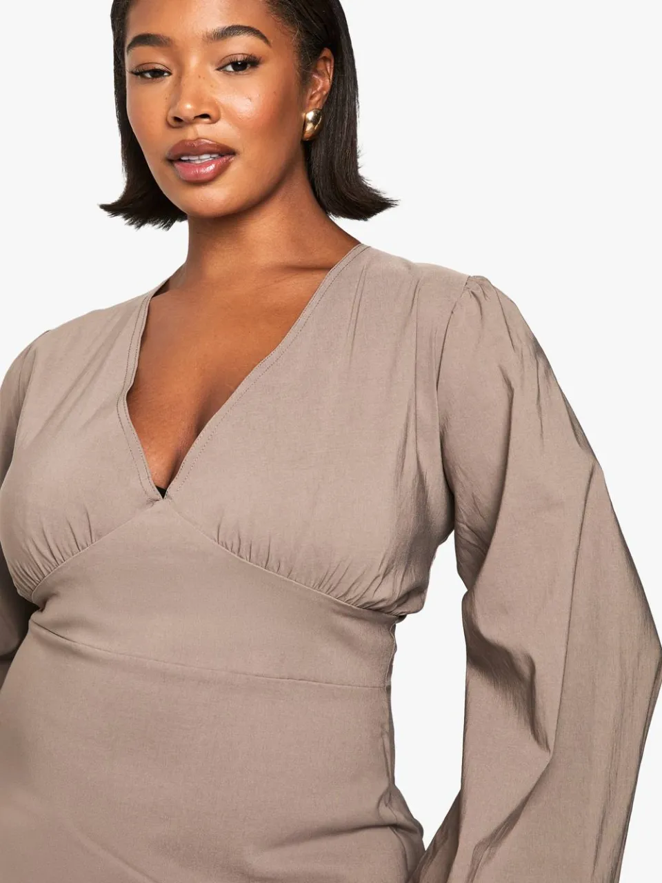 boohoo Dames Plus geraffelde blousonmouw shiftjurk mokka, foto 4