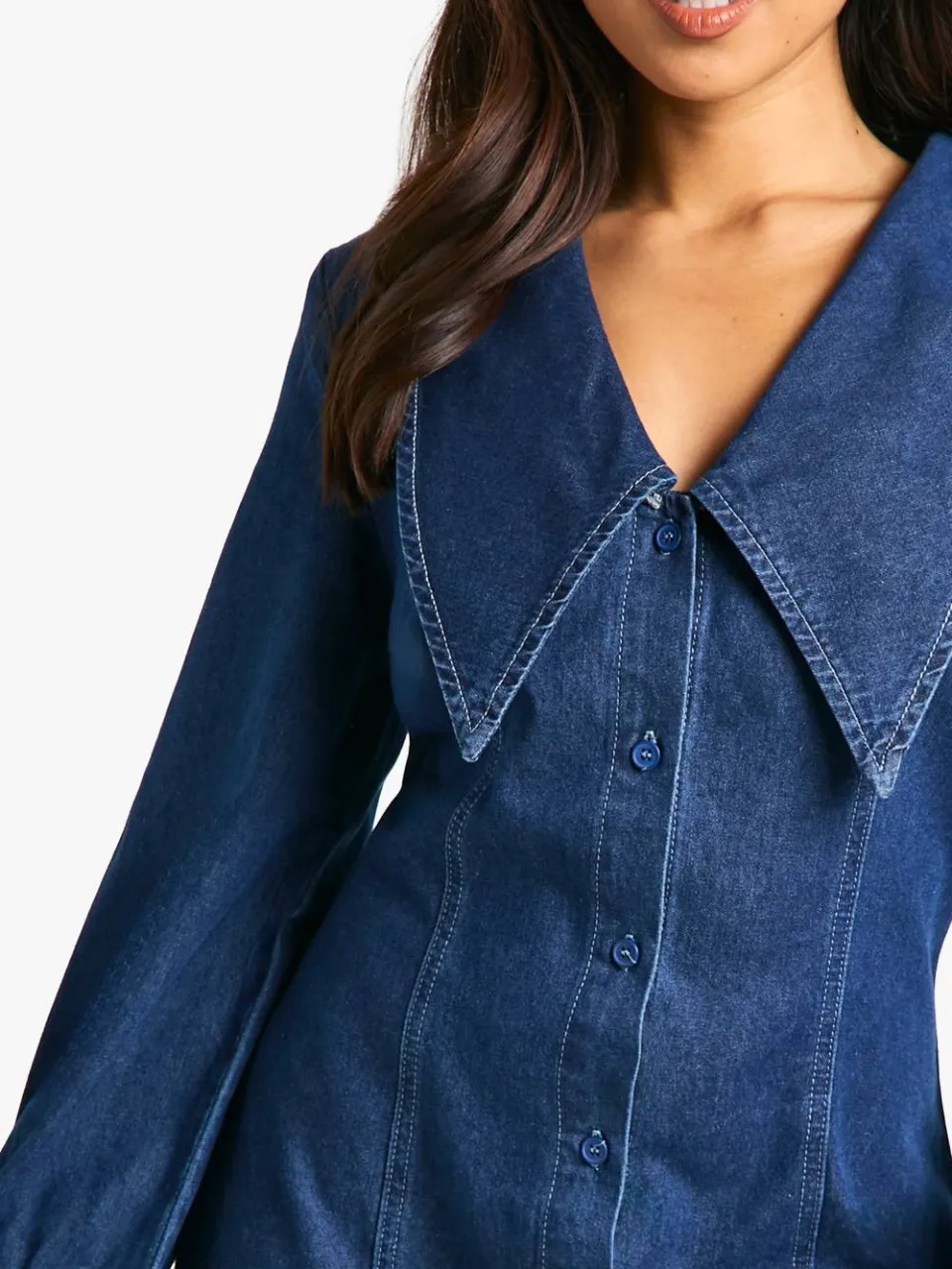 boohoo Dames Petite Kraag Detail Denim Shiftjurk, foto 4